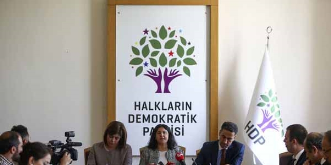 HDP'den 'Vekil aracndaki terrist' aklamas