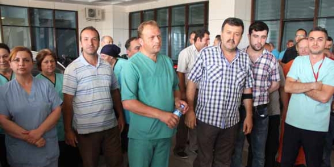 Taşeron işçilerin maaşının geç yatırıldığı iddiası eyleme dönüştü