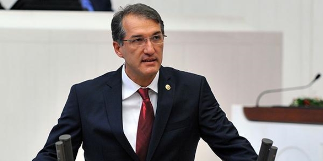'Çaresiz öğretmenleri kadro vaadiyle oyalıyorsunuz'