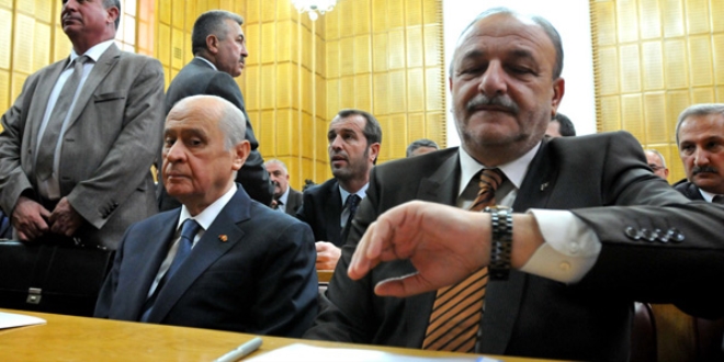 Bahçeli ile Vural'ın arası neden bozuldu?