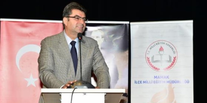 Erdem: Öğretmenler irfan ordusunun mensuplarıdır