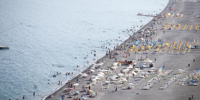 Antalya sahillerinde canlılık başladı