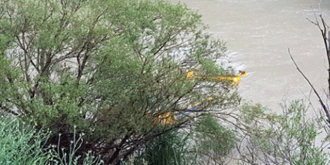 Kamyon Aras Nehri'ne düştü: 1 yaralı