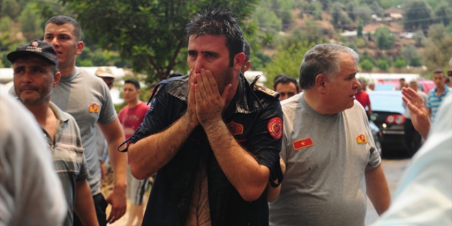 5 itfaiye eri, alevlerin arasından son anda kurtarıldı