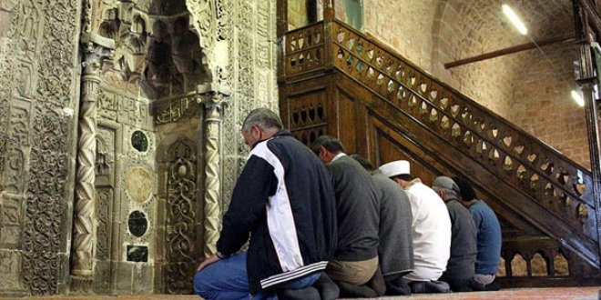 Düğündeki takılarla yapılan 7 asırlık cami