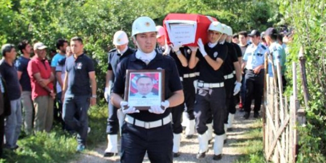 Kanserden ölen polis memuru için tören düzenlendi