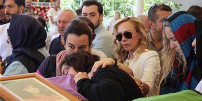 Katliam�n ard�ndan dram ��kt�: �ki k�z�n� babas�z b�y�tm��t�