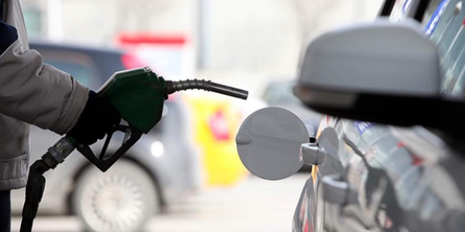 Benzine 1 kuruş zam yapıldı