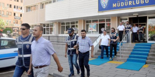 'Paralel Yapı' operasyonu: 7 gözaltı, 7 kişi de aranıyor