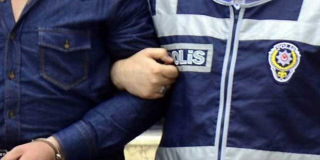 İzmir'de 'teröre destek' operasyonu: 5 gözaltı