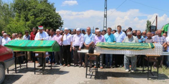 Kuyuda boğulan baba ve oğlu, gözyaşlarıyla toprağa verildi