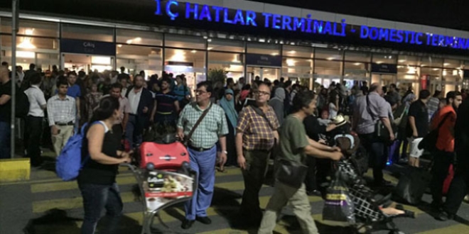 Atatürk Havalimanı uçuş trafiğine açıldı
