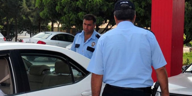 Adana Havalimanı girişinde sıkı kontrol