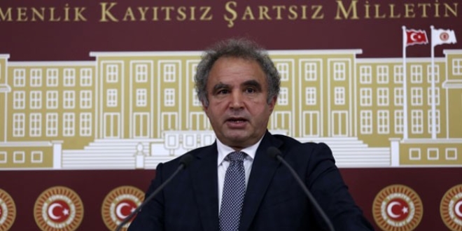 HDP'li vekil: Bazı vekillerimiz ulu orta oruç yiyip, içki içiyor