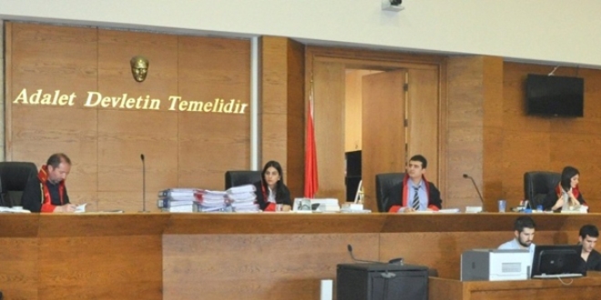 İhraç edilen savcı Kara'nın yargılanmasına devam edildi