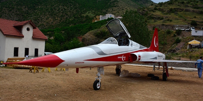F-5 tipi savaş uçağı Gümüşhane'de sergilenecek