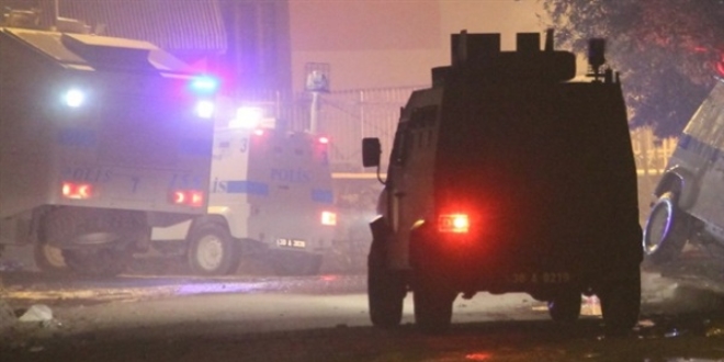 Van'da polise roketatarlı saldırı
