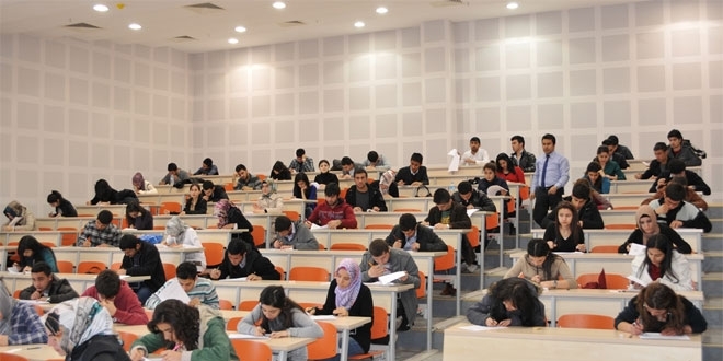 Cevapları kitapçığa işaretleme başladı