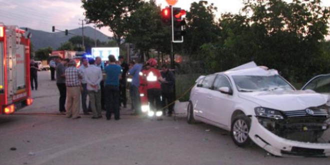 TIR ışıklarda bekleyen araçları biçti: 2 ölü, 3 yaralı