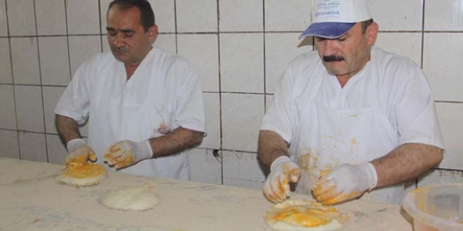 Ballı sütlü pideye yoğun ilgi