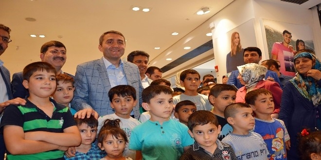 AK Parti'den Diyarbakrl 5 bin ocuga giyim yardm