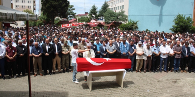 Şehit polis memuru Boz, son yolculuğuna uğurlandı