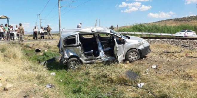 Kahramanmara�'ta hemzemin ge�itte kaza: 3 �l�