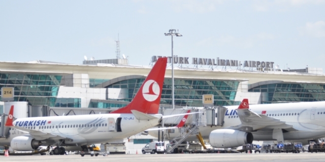 Atatürk Havalimanı'nda rekor rekor üstüne