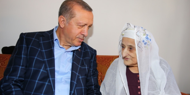 Cumhurbakan Erdoan hasta ziyaretinde bulundu