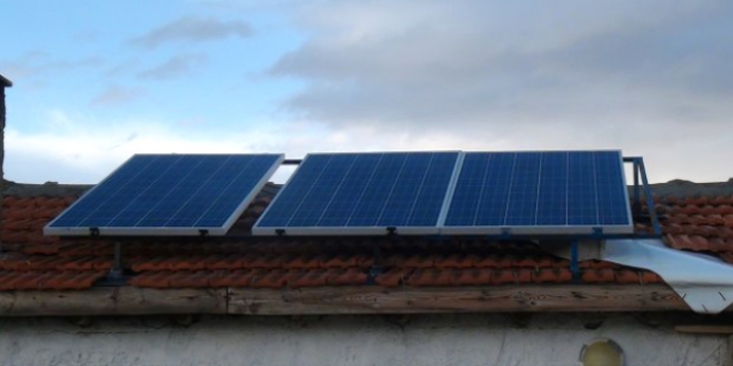 Yayla evlerini güneş enerjisiyle aydınlatıyorlar