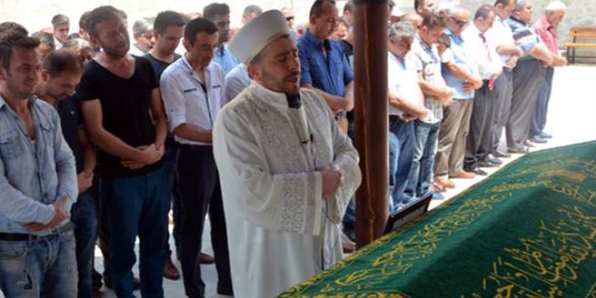 Efe'nin cenaze namazını imamı da gözyaşlarını tutamadı