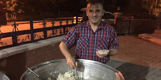 İmamdan yatsı namazı sonrası cemaate yemek