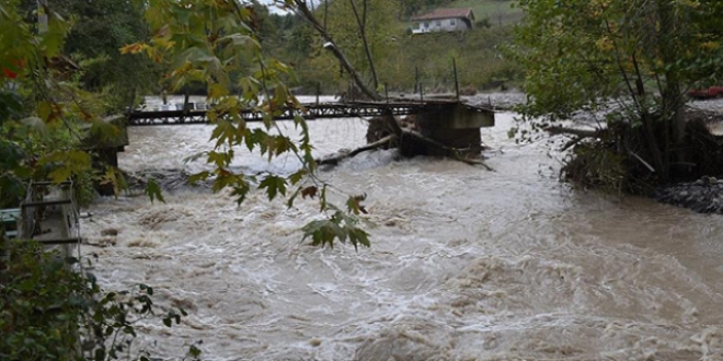 Malatya'da sağanak ve sel hayatı olumsuz etkiledi