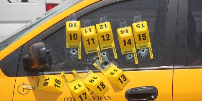 Taksiciye k�rm�z� ���kta kanl� sald�r�!