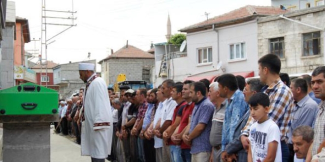 Sele kapılarak hayatını kaybeden çoban toprağa verildi