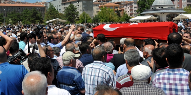 Eski milletvekili Yılmazer son yolculuğa uğurlandı