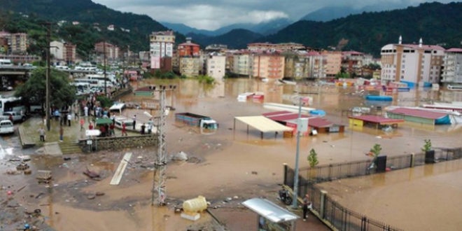 Artvin'de sağanak ve sel maddi hasarlara neden oldu