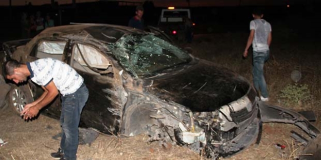 Diyarbak�r'da trafik kazas�: 1 �l�, 4 yaral�