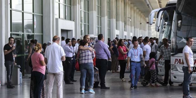 AŞTİ'de tatil dönüşü yoğunluğu başladı