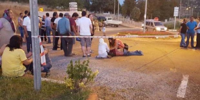 Anne ve babasının gözü önünde kamyon çarpan Yusuf öldü