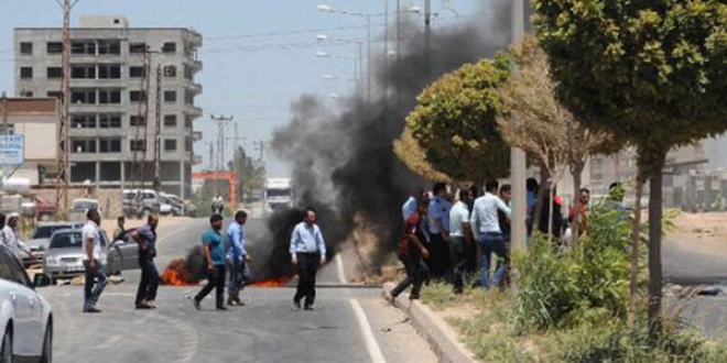 Akçakale'de elektrik kesintisi protestosu edildi