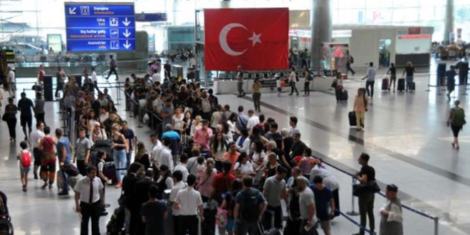 Atatürk Havalimanı'nda gurbetçi yoğunluğu