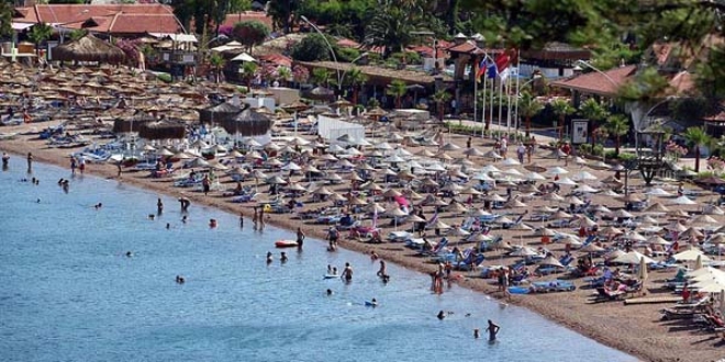 Türkiye'nin 'mavi bayrak'lı 444 plaj var