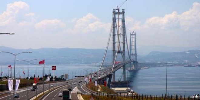 Osmangazi K�pr�s�'nde ara� garantisi tart��mas�