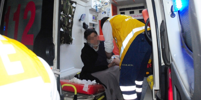 Osmaniye'de trafik kazas�: 2 �l�, 3 yaral�