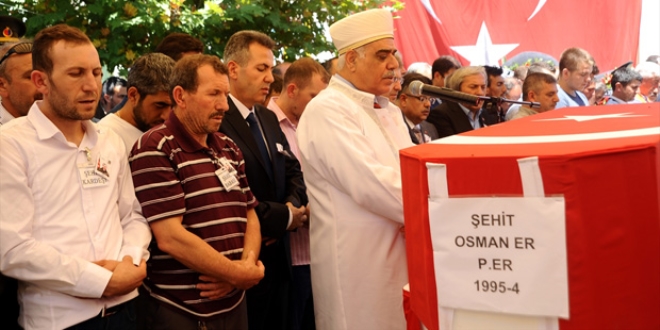 Şehit asker Osman Er, son yolculuğuna uğurlandı