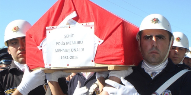 Şehit polis Ünaldı, memleketi Osmaniye'de defnedildi