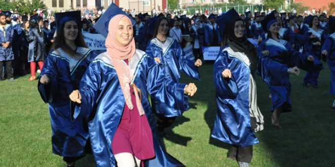 Bartın üniversitesi'nden 4 bin 367 öğrenci mezun oldu