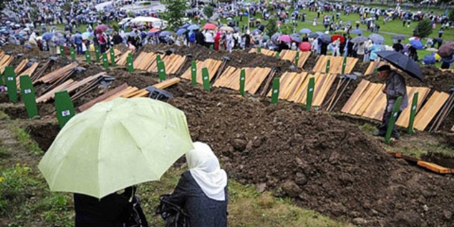 Srebrenitsa soykrmnda, mezarlar kelebekler yardmyla bulunuyor