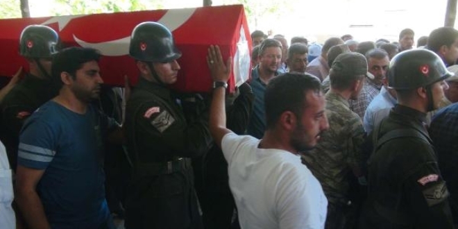 Kalp krizi geçirerek ölen uzman çavuş toprağa verildi